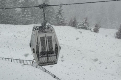 Bursa'da Nisan sürprizi: Uludağ'da kar yağışı etkili oldu