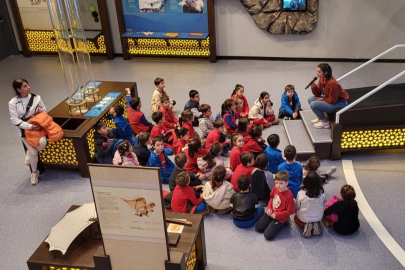 Bursa’da Öğrenciler GUHEM’de uzayın derinliklerine yolculuk yaptı