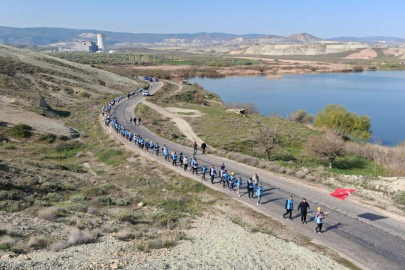 Doruk Madencilik işçileri Ankara'ya yürüyor
