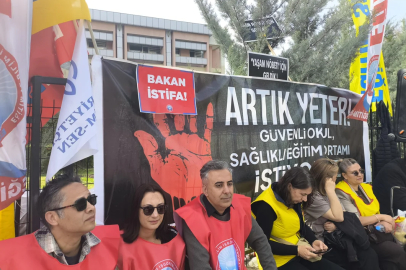 Öğretmenler isyan etti: MEB önünde YAŞAM Nöbeti