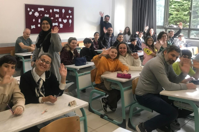 Bursa'da veliler çocuklarıyla sınava girdi