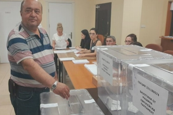 ⁠Bursa'da Bulgaristan Türkleri sandık başında