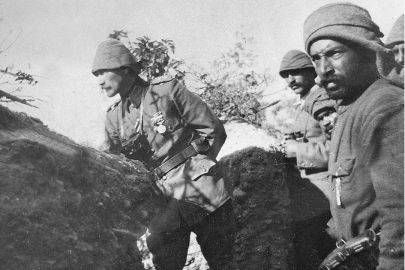 Atatürk'ün 111 yıl önce fotoğrafının çekildiği alan tarihe tanıklık ediyor