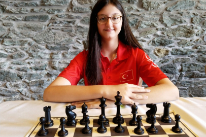 Bursa Büyükşehir Belediyesporlu Arya Aydoğan dünya dördüncüsü