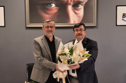 BURULAŞ'ta çiçekli devir teslim