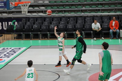 Bursaspor Basketbol Takımı'nı minikler terletti