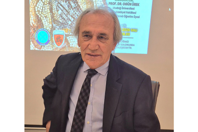 "Nerede insan var orada felsefi bir problem var"