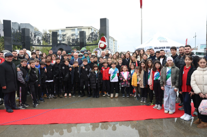 Nilüfer 23 Nisan’ı Cumhuriyet Meydanı’nda kutladı