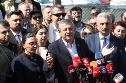 CHP lideri Özel, cezaevinde Bozbey'i ziyaret etti: 'Cesaretiniz varsa koyun sandığı'