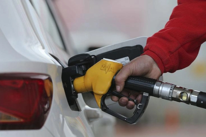 Motorine zam: Litresi 70 lira sınırını aşacak