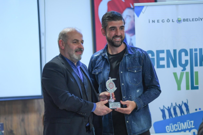 İnegölspor kalecisi Bekir Sevgi 'yılın en iyi sporcusu' seçildi