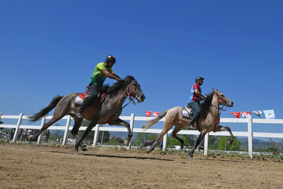 Türkiye'nin her yerinden katıldılar; Osmangazi’de Geleneksel Rahvan At Yarışları coşkusu