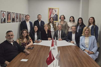 BHİD'de bayrak değişimi