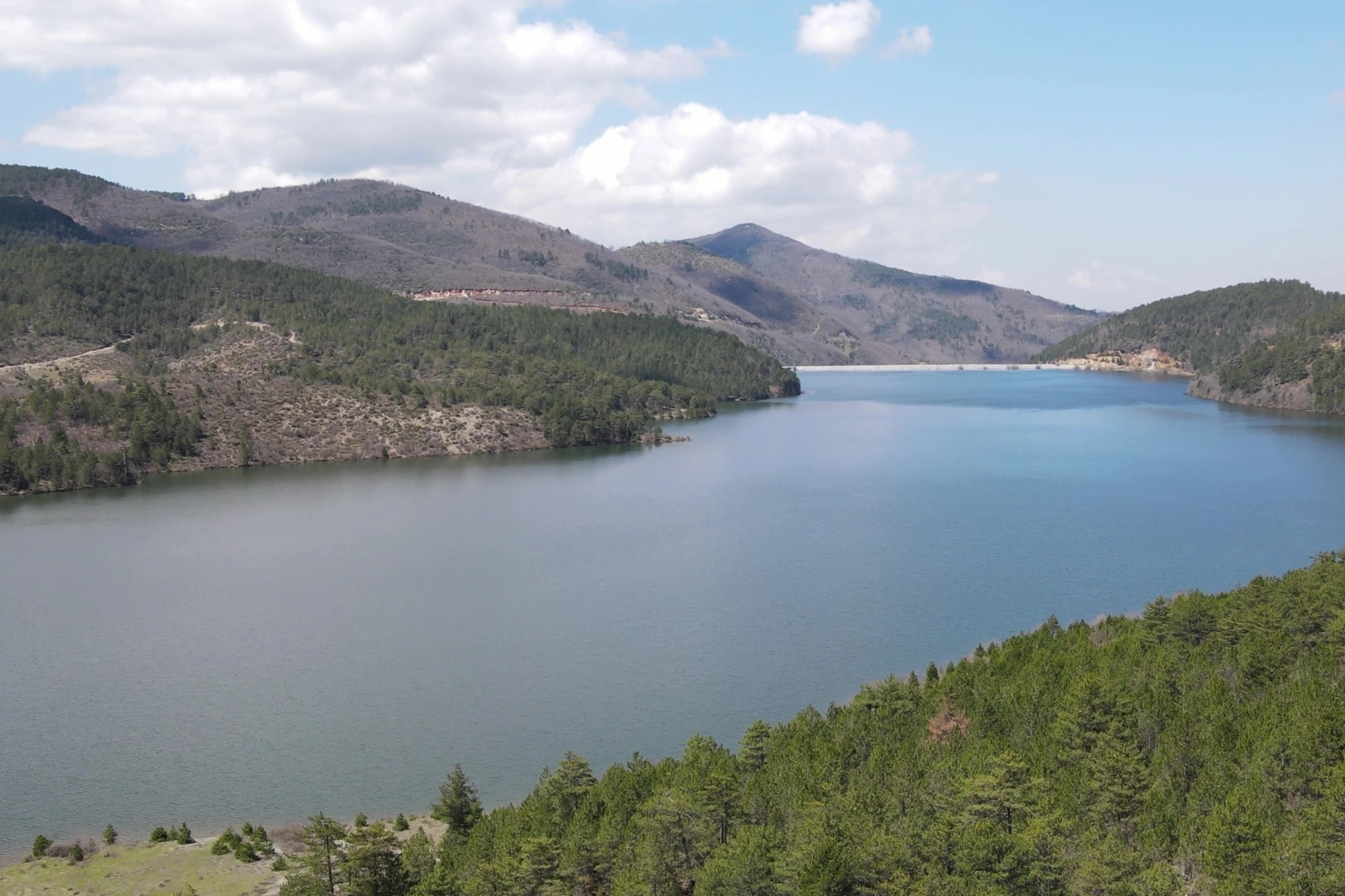 Son yağışlar Nilüfer Barajı'nı doldurdu, dereler coştu