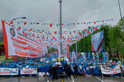 Hak-İş ‘1 Mayıs’ı Bursa’da kutladı