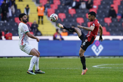 Bursaspor’da ön liberoya Süper Lig’den aday