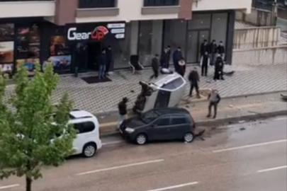 Bursa'da kontrolden çıkan otomobil takla attı