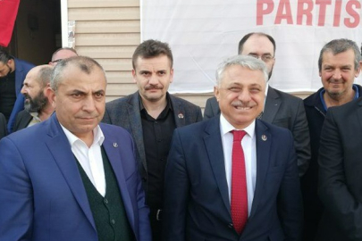 Bursa siyasetinin tanınan ismi eczacı Ayhan Özbek hayatını kaybetti