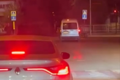 Bursa'da ters şeride giren kamyonet trafiği tehlikeye attı