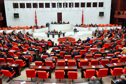Emekli bayram ikramiyesi artacak mı? Meclis'e yeni kanun teklifi geldi