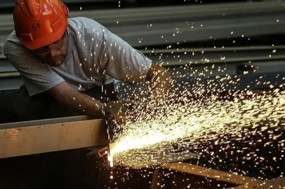 Sanayi üretimi yıllık yüzde 1,1 azaldı