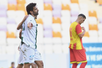 Bursaspor'da kaptan veda etti; Muhammet Demir ile yollar ayrıldı
