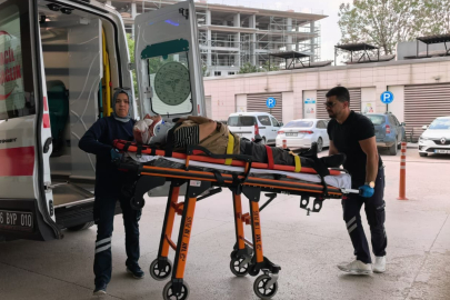 Bursa'da servis aracı yayaya çarptı