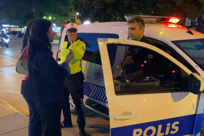 Bankamatikte unutulan parayı görüp polise teslim etti