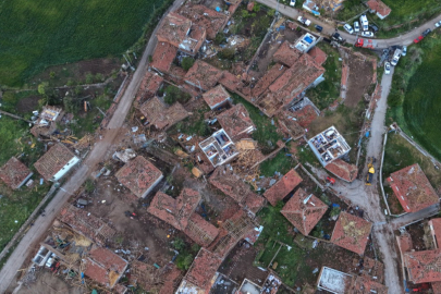 Çorum'da hortum dehşeti; Köy savaş alanına döndü, 5 kişi yaralandı