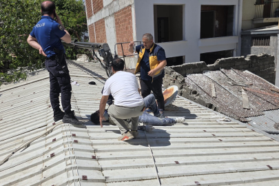 Mudanya’da can pazarı...6.kattan devrilen vinçte 2 işçi yaralandı