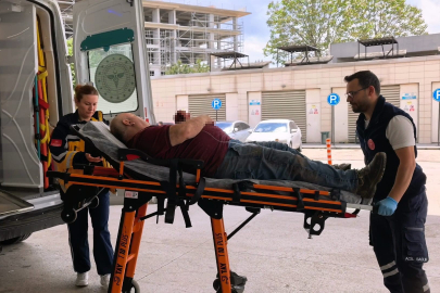 Elini testereye kaptıran işçi yaralandı
