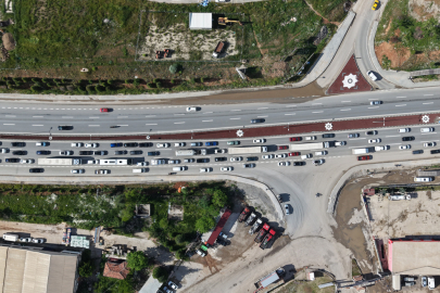 43 ilin geçiş noktasında bayram trafiği