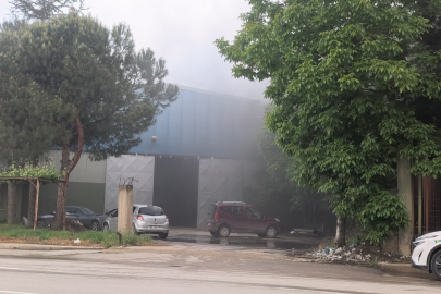 İnegöl'de sunta fabrikasında korkutan yangın