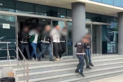 İş insanlarına zorla çek imzalattıran şebekeye darbe