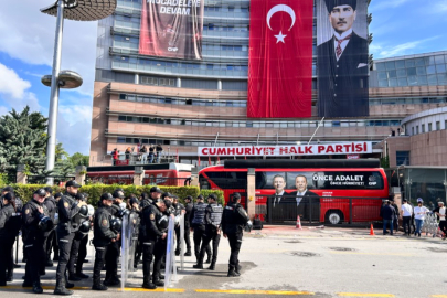 CHP Genel Merkezi önünde gergin dakikalar!