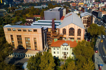 Bilgi Üniversitesi yeniden açıldı: YÖK'ten açıklama, öğrencilerden kutlama