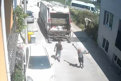 Bursa'da temizlik işçilerinin top molası!