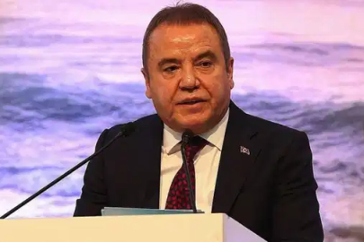 Muhittin Böcek hastaneye kaldırıldı
