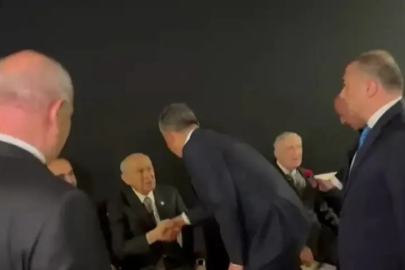 Bahçeli ve Özel'den samimi pozlar