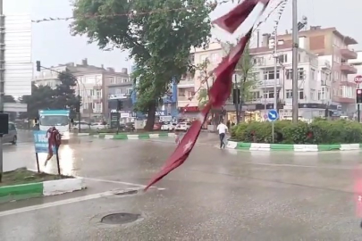 Yenişehir'de sağanak ve dolu