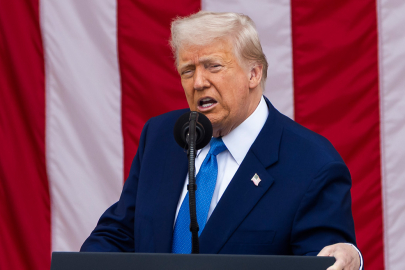Trump: "İran'a bu gece çok sert bir darbe indireceğiz"