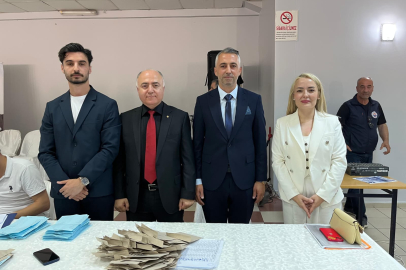Gemlik Kent Konseyi'nde Sedat Akkuş güven tazeledi