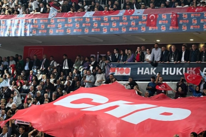 CHP'de Kurultay talebi: 1000'den fazla imza teslim edildi
