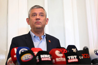 Özgür Özel tüm CHP'lileri demokrasi nöbetine çağırdı