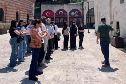 Yıldırımlı gençler tarihi yerinde keşfediyor
