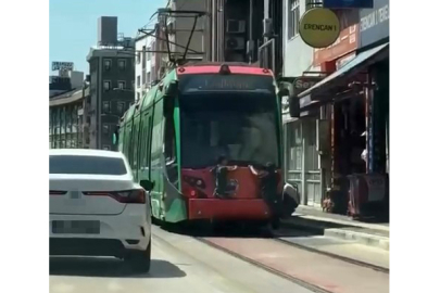 Bursa'da tramvayda tehlikeli yolculuk