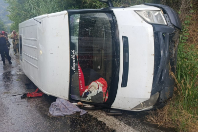 İzmir’de işçi servisi devrildi: 1 ölü, 2’si ağır 10 yaralı