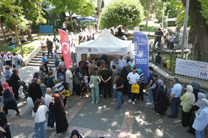 Bursa'da 17 ilçede 28 farklı noktada aşure ikramı