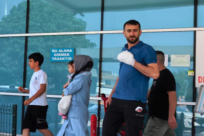 Elini makineye kaptıran işçinin parmağı koptu