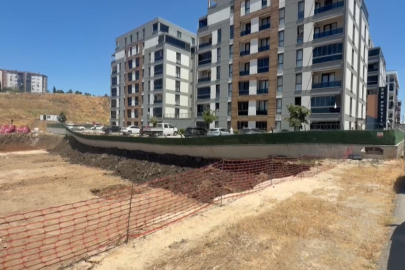 Bursa’da istinat duvarı çöktü, site sakinleri zamanla yarıştı